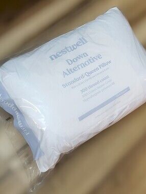 NEW Nestwell Down Alternative Firm Support Standard/Queen Size Pillow.